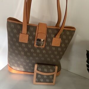DOONEY & BOURKE Cabriolet Monogram Tote & Matching Kiss Lock Wallet